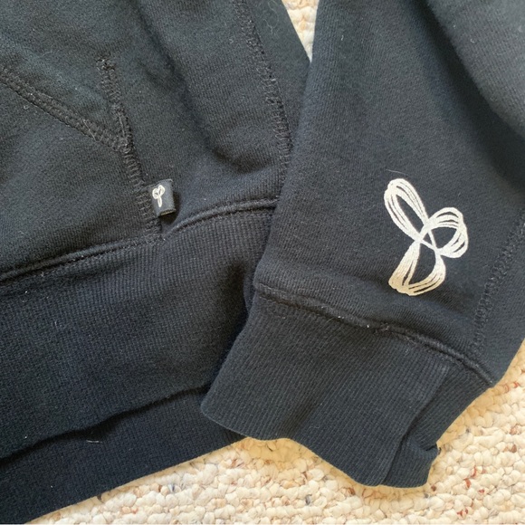 Aritzia TNA Black Hoodie - Picture 4 of 6